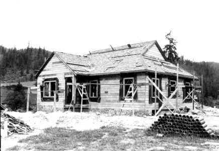 EL 723 CCC and ERA Tiller RS Residence, Umpqua NF, OR 1936 photo