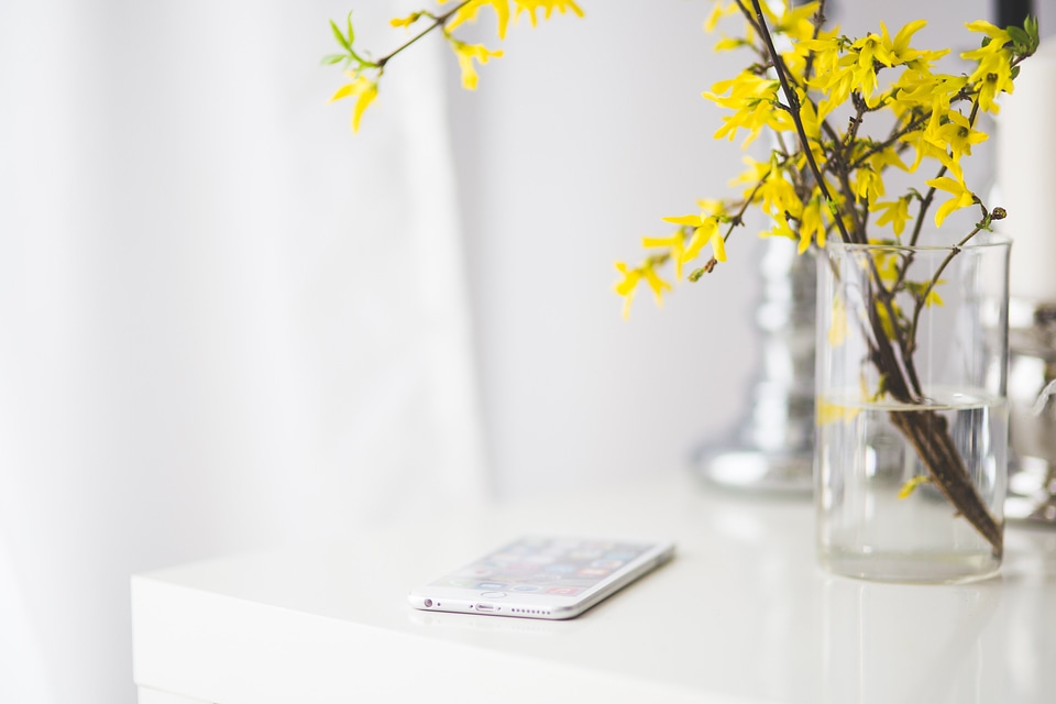 Apple white desk desk