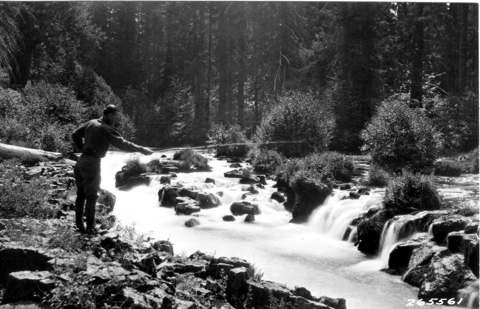 Y-5-7.2  Rogue River above Woodruff Bridge ca1930