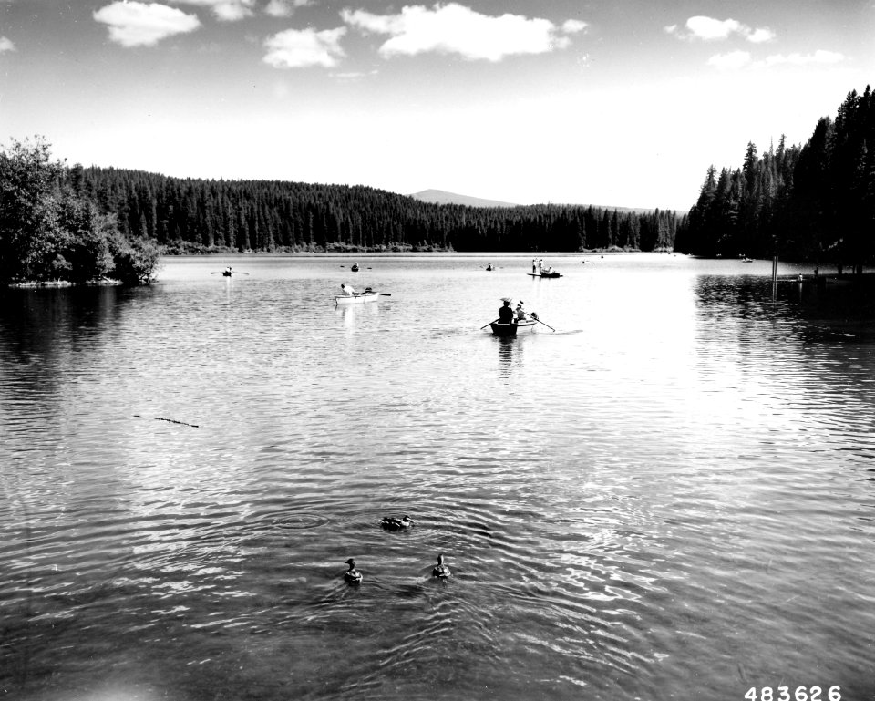 483626 Clear Lake, Willamette NF, OR 1957 (2)