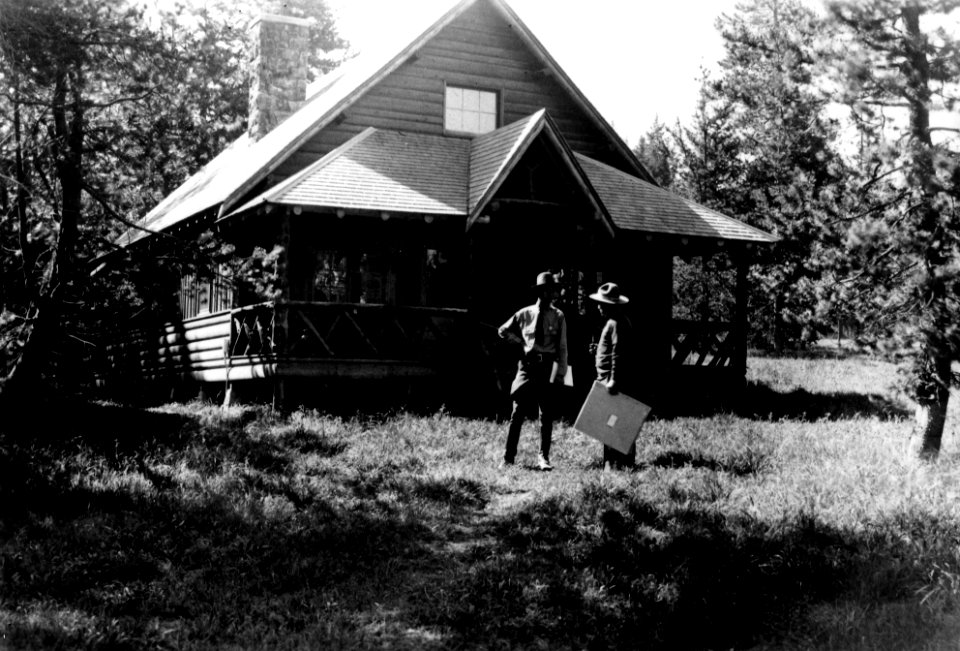 Umpqua NF - Diamond Lake GS Residence, OR c1930