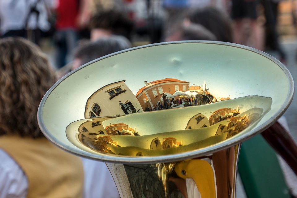 Gloss tuba instrument