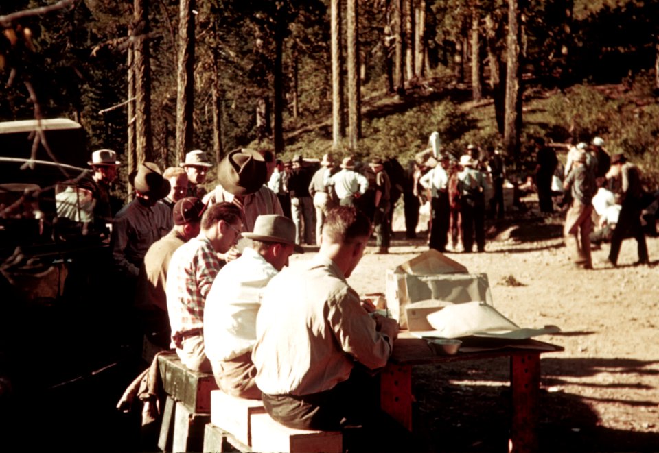 010 Fire camp timekeepers,Horseshoe Bend Fire 1939 Siskiyou NF