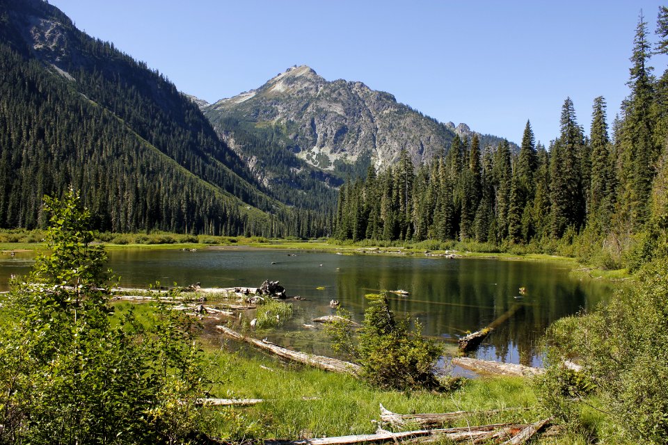 Hyas Lake, Alpine Lakes Wilderness on the Okanogan-Wenatchee National Forest