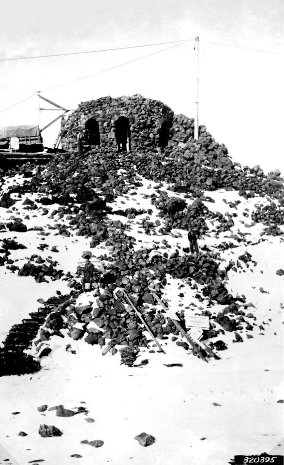 320395 Dee  Wright Observatory Contruction, Willamette NF, OR c1933