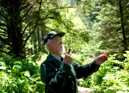 John Mare giving Talk on Plants, Siuslaw National Forest