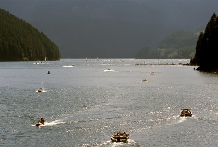 Boating Detroit Lake, Willamette NF