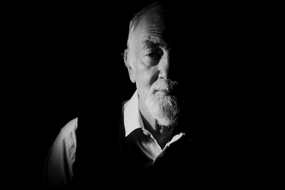 Face old black and white
