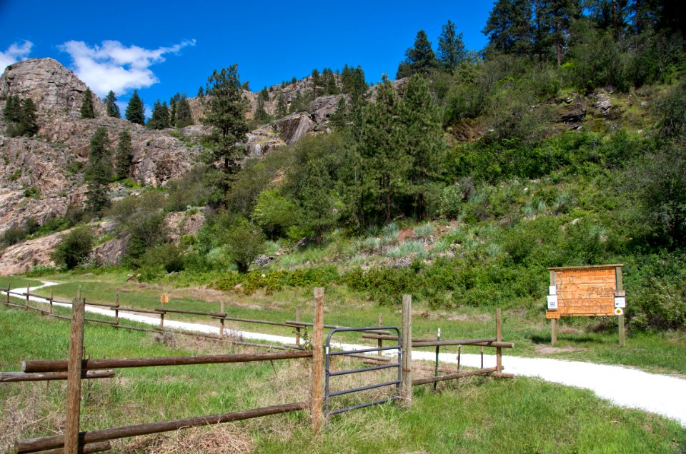 Whistler Canyon map and trailhead near Oroville, Washington.