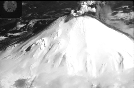 008 MSH80 phreatic eruption from northwest bw resize photo