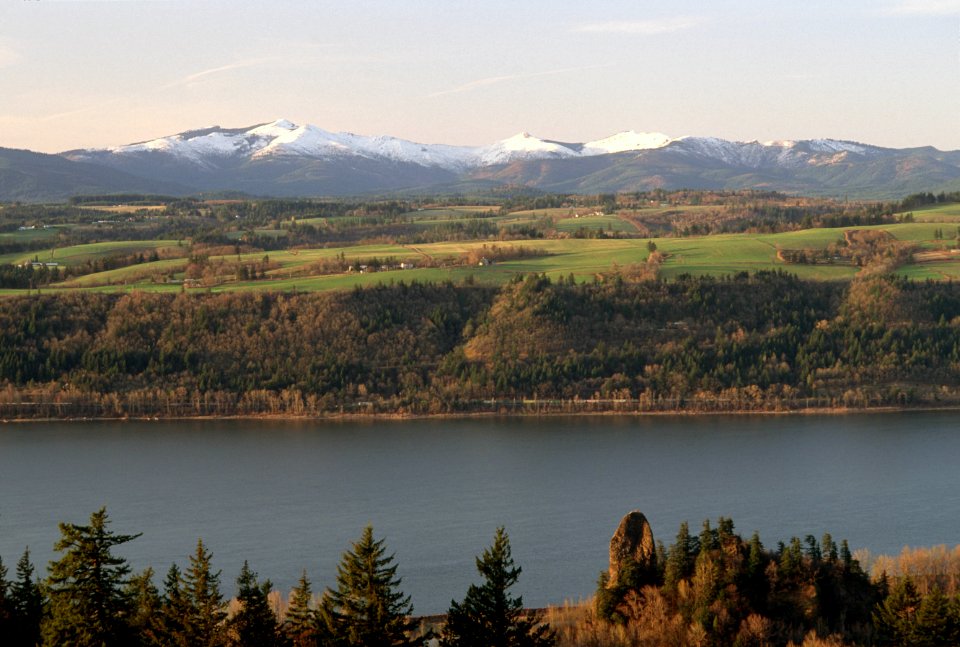 Rooster Rock and Washington Mountains, Columbia River Gorge National Scenic Area.jpg