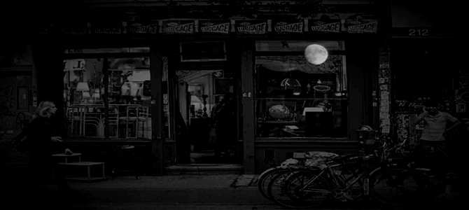 la luna in vetrina