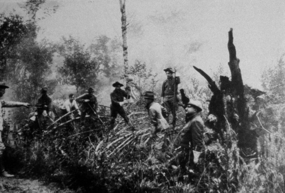 161 Fighting fire on Mt Hood 1800's