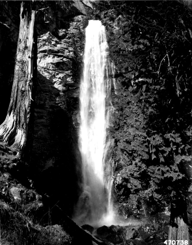 470738 Rainbow Falls, Okanogan NF, WA 1952