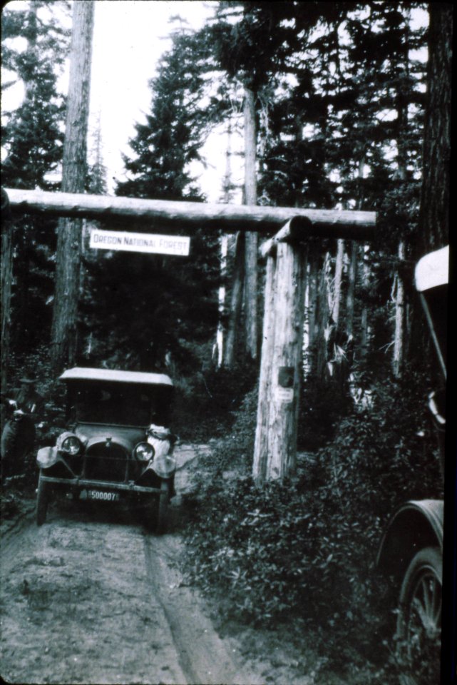 Oregon NF - Entrance Portal, OR c1915b