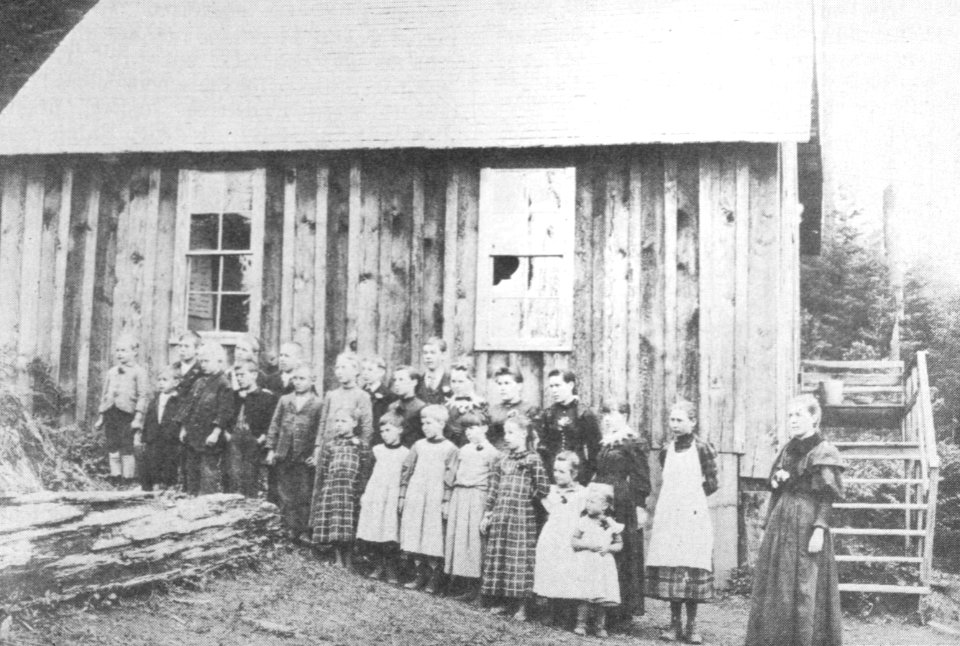 397 Elementary school teacher and students pose for photo, Sandy OR