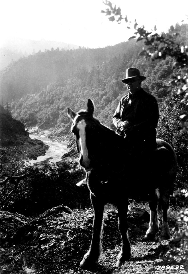 289532 Supervisor Mitchell on Rogue River Trail, Siskiyou NF, OR