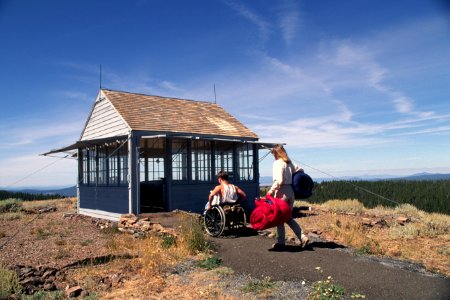 237 fire lookout rental Fremont-Winema National Forest