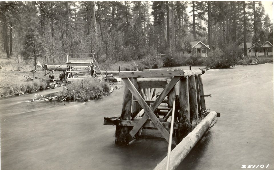 27200-2 Power waterworks on homesteads c1930