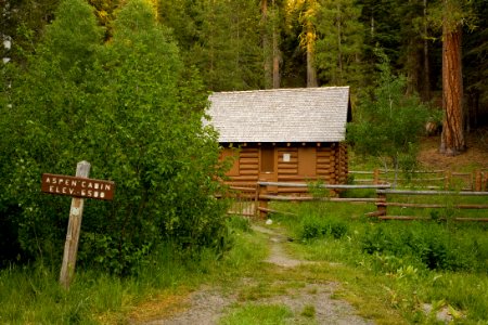 Fremont-Winema NF Aspen cabin000 photo