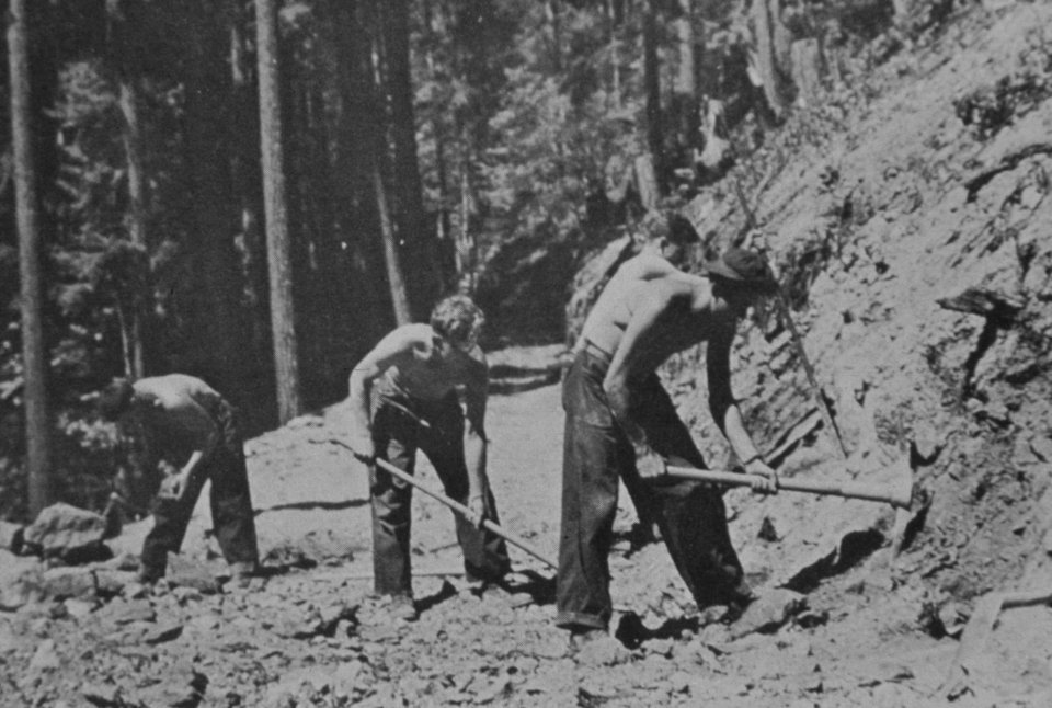 291 CCC trail building crew