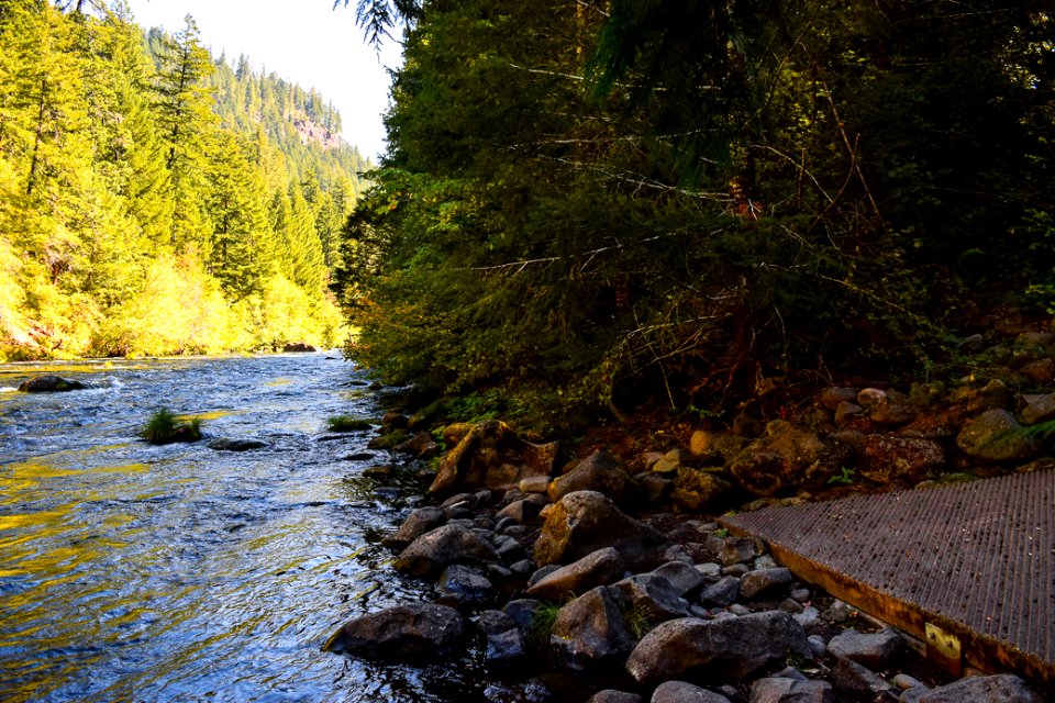 Raft Launch at Boulder Flat Campground, Umpqua National Forest