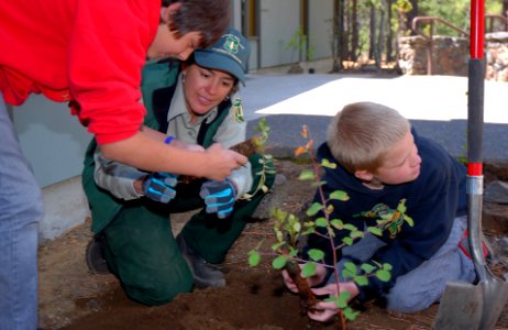 Deschutes National Forest Youth outdoor education photo