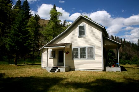 Two Color Guard Station, Willamette National Forest