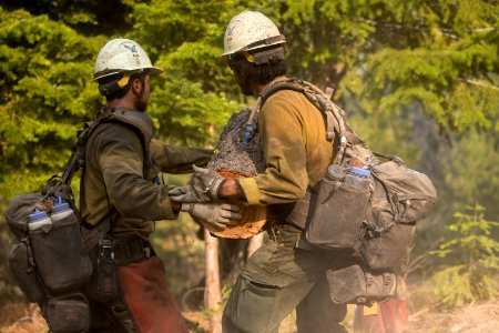 Lakeview Crew (BLM Veterans crew) prepping contingency