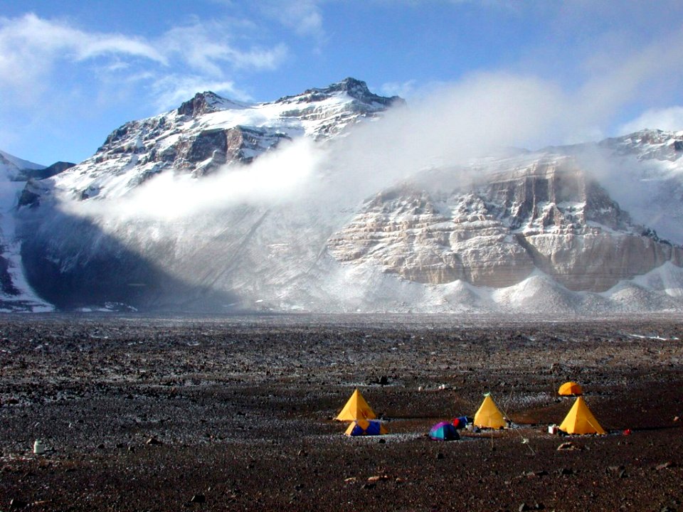 16.As montanhas de Transantarctic da Antártida dividir o continente em seções Leste e Oeste.  Estendendo-se por 3500 eles são uma das mais longas cadeias de montanhas do mundo.
