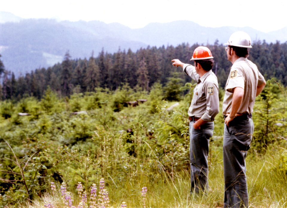 R-6 64-12-22 Tom Thompson & Jerry Mason, Willamette NF, OR 1982