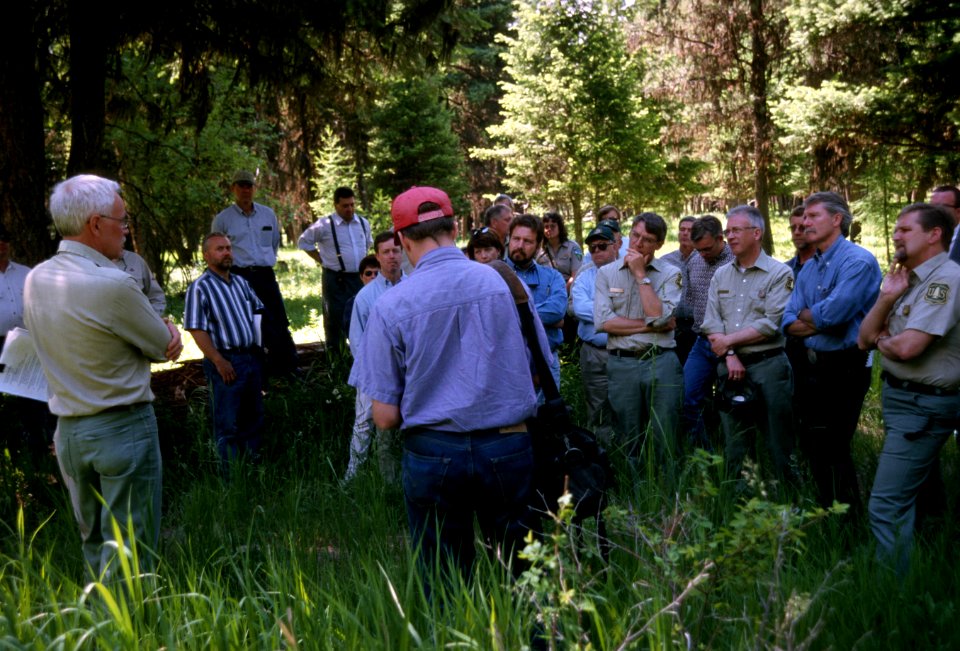 Umatilla National Forest BMDA staff meet with Oregon Governor Kitzhaber & FS Chief Dombeck.jpg