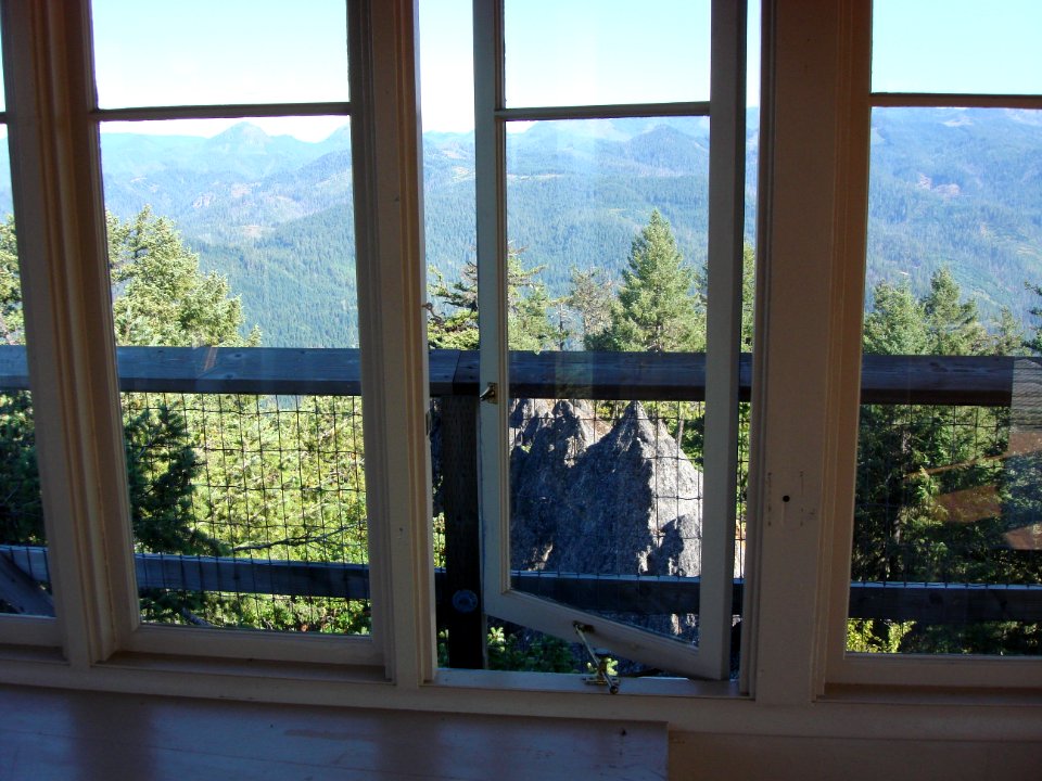 Acker Rock Lookout Tower, Umpqua National Forest