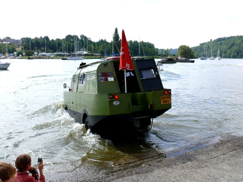 Rassemblement international de la voiture amphibie