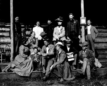 CRFR - GLO C.V. Dodd at Log Cabin Inn, McKenzie Bridge, OR 1901
