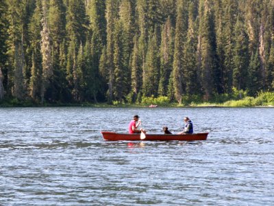 CanoeingOnLakeCleElumRDOkaWenNF2011byRDeMarioUSFS photo