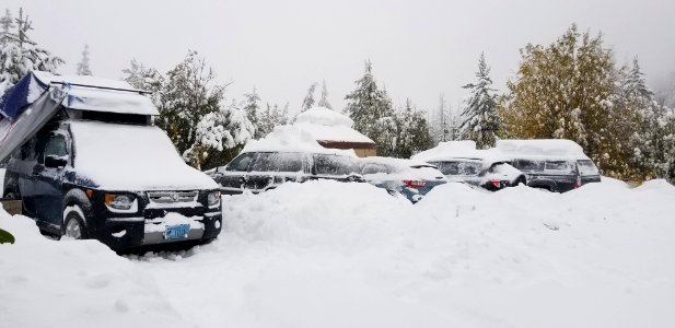ChelanRidgeHawkWatchSnowEvent-PilesOfSnowShoveledOffOfVehicles ChelanRD-OkaWenNFbyJanet MillardUSFS 2019-09-29