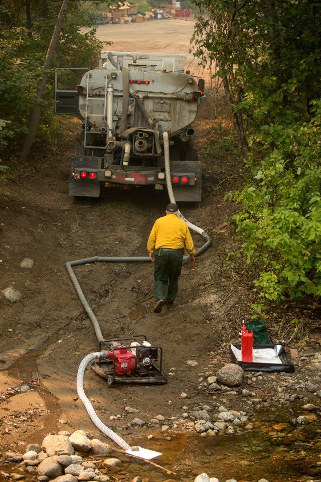 Water tender filling at the Twisp River