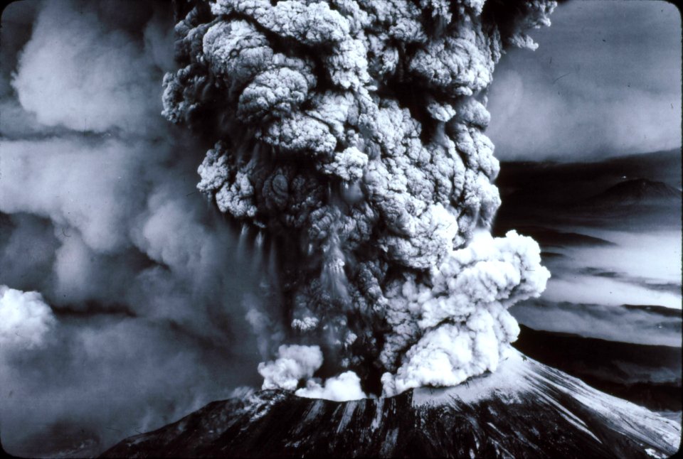 800518-3-1 Mt St Helens Eruption 5-18-1980 - USGS