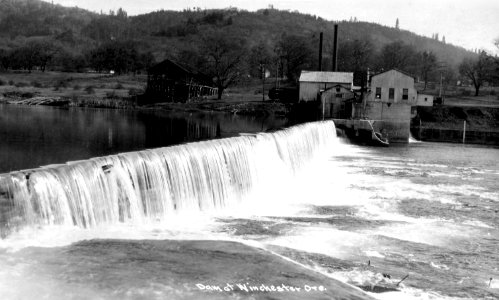 Winchester Dam, Ore. photo