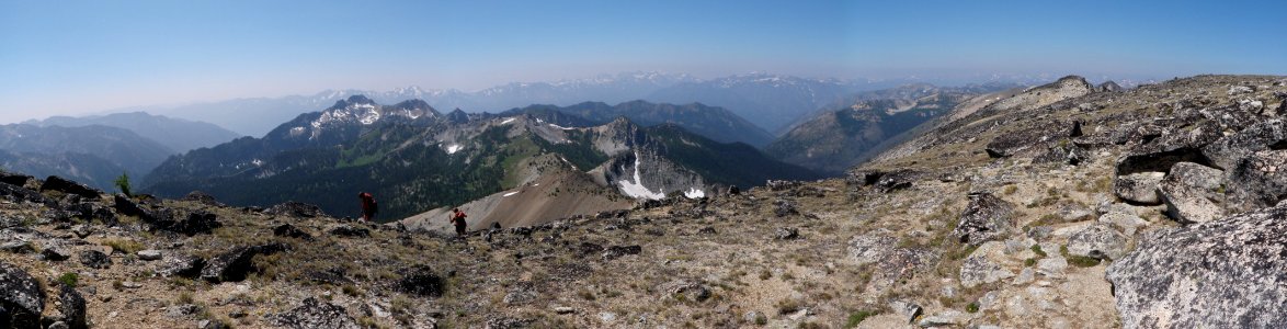 Hikers on Summit Ridge Star Peak EntiatRD byMasonSchuur