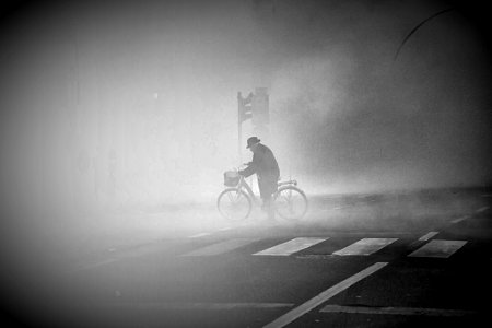 la nebbia in bicicletta