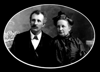 CRFR - Addie L. Morris and Wife, Big Prairie RS, OR 1905