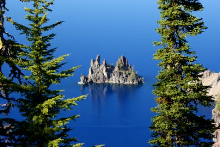 Crater Lake, Oregon photo