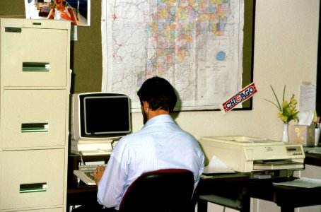 Umpqua NF - Jeff Deardorff at DG Terminal, OR 1989