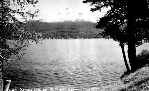 16-654 Diamond Lake and Mt. Thielsen, OR photo