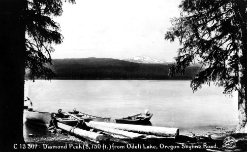 C13-307 Diamond Peak from Odell Lake