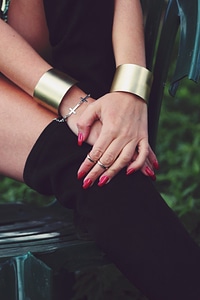 Red nails cros photo