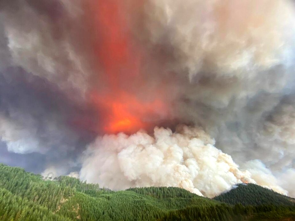 Archie Creek Fire from Hwy 138