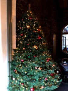 Multnomah Lodge decorated for the holidays